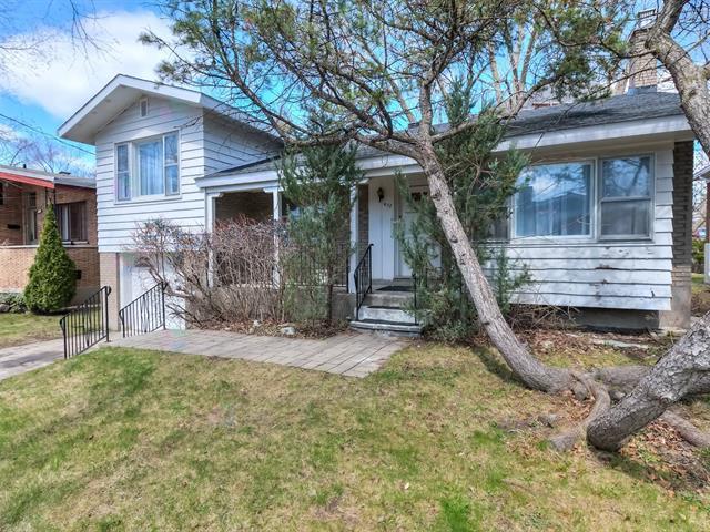 457 Av. Brock N. Property Photo 2