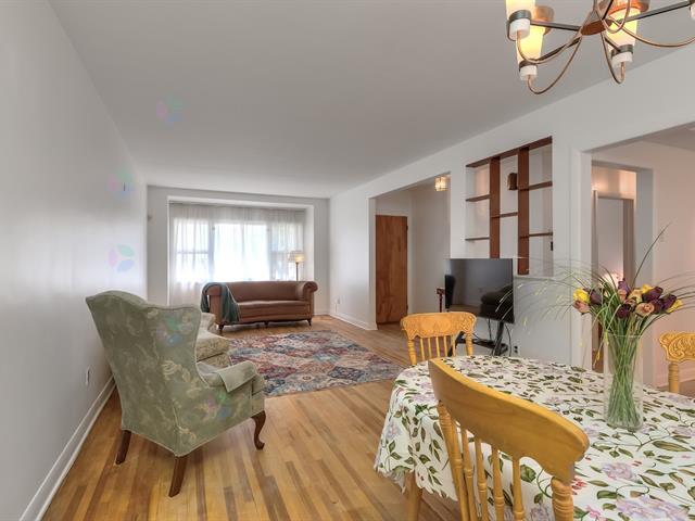 457 Av. Brock N. Property Photo 6