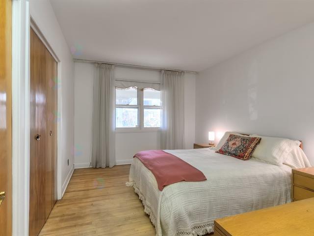 457 Av. Brock N. Property Photo 15