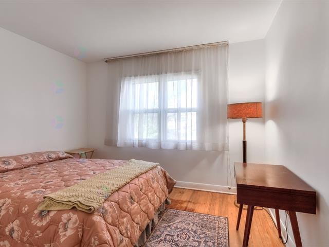 457 Av. Brock N. Property Photo 17