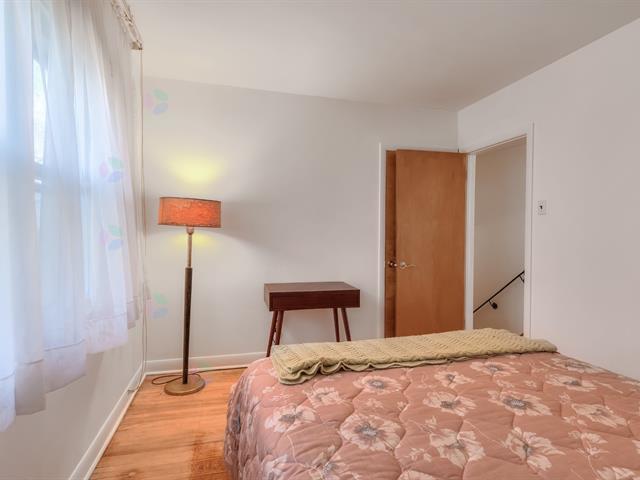 457 Av. Brock N. Property Photo 18