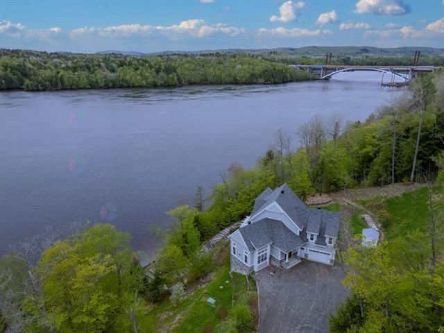 780 Ch. Des Chalands Property Photo 1