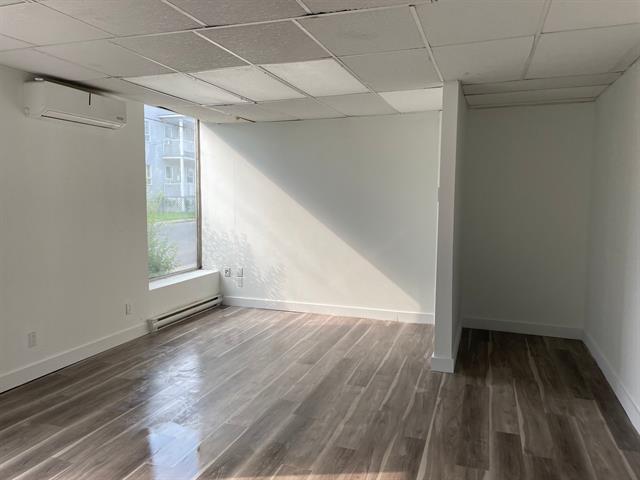 24 Rue St-louis, #200 Property Photo 3