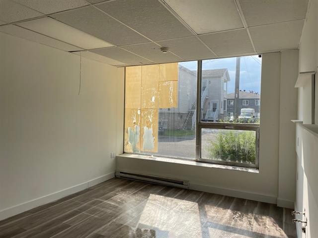 24 Rue St-louis, #200 Property Photo 14