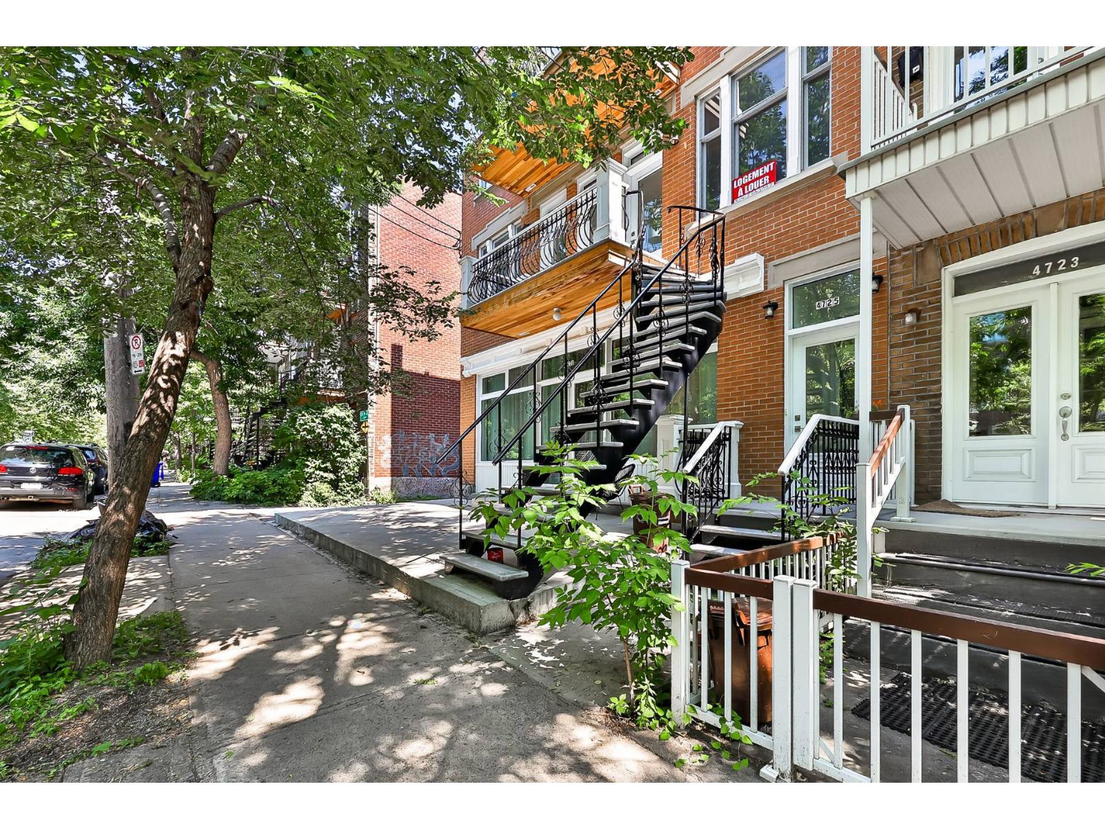 4725-4735 Av. Des Érables Property Photo 3
