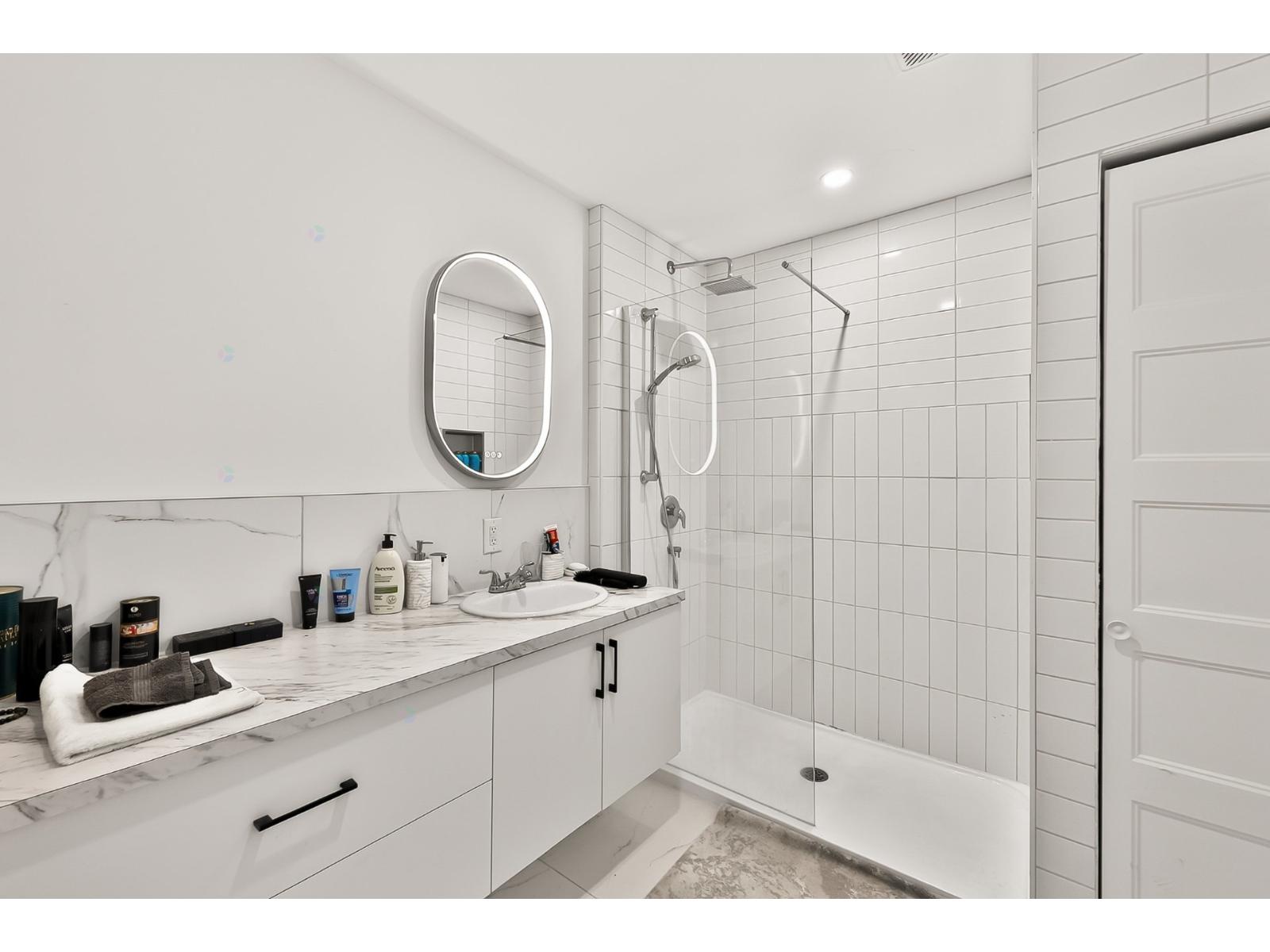4725-4735 Av. Des Érables Property Photo 7