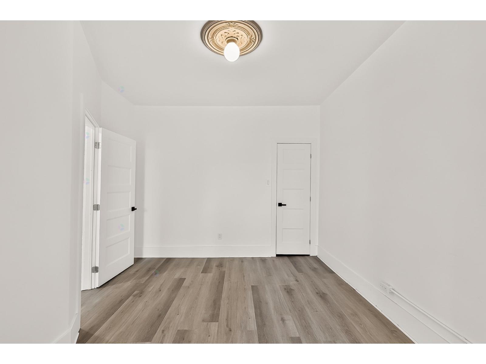 4725-4735 Av. Des Érables Property Photo 34