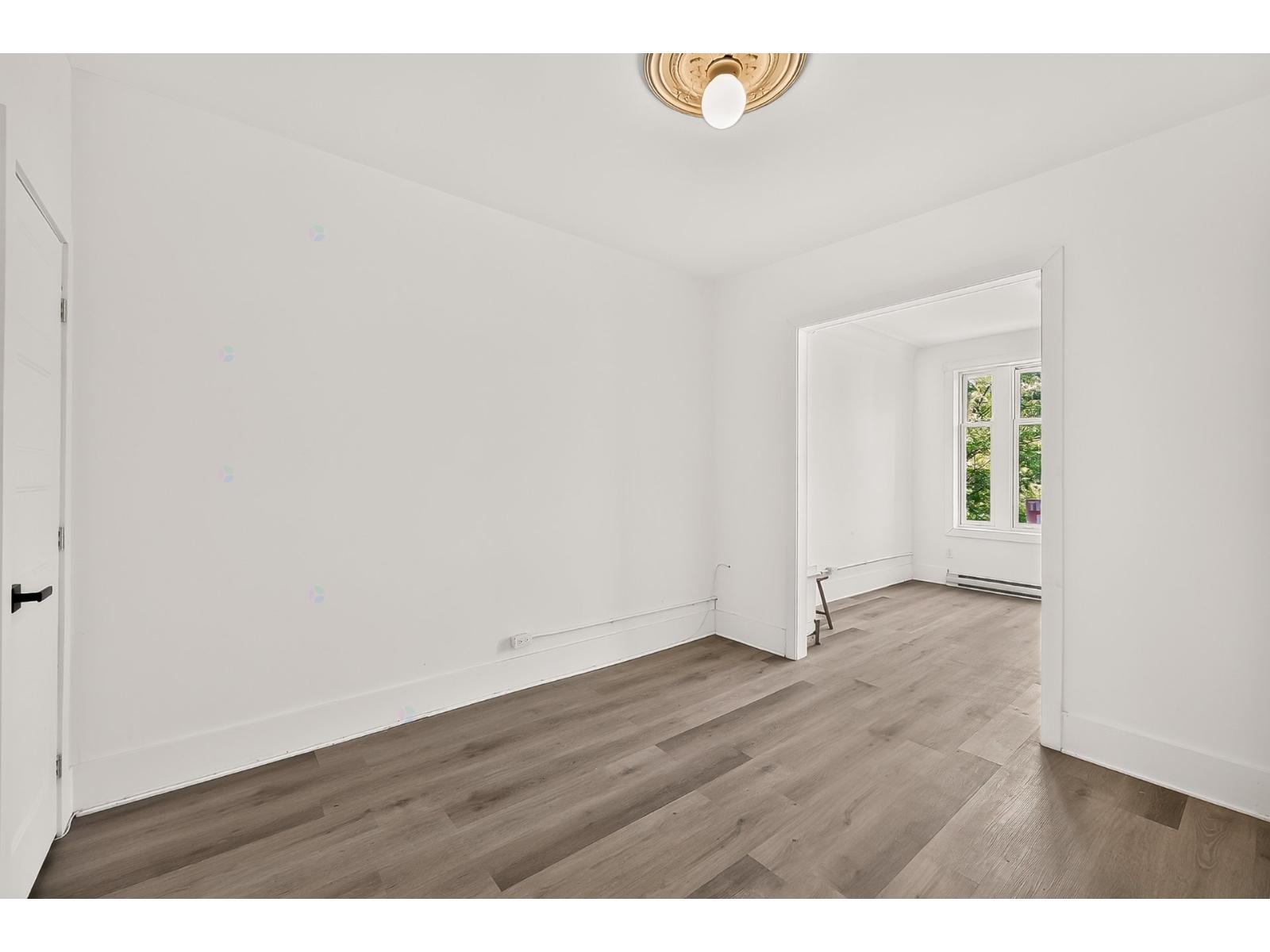 4725-4735 Av. Des Érables Property Photo 35