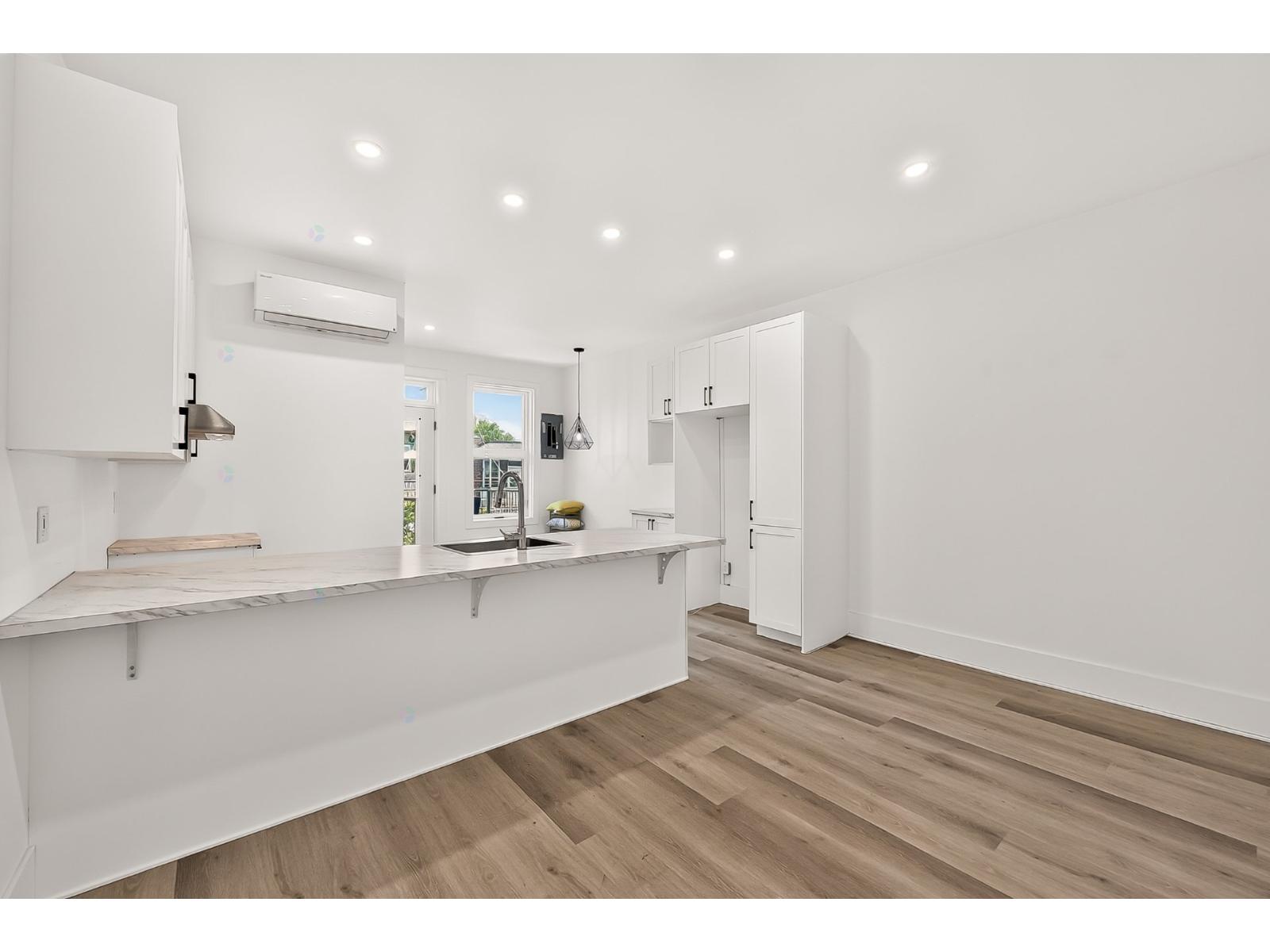 4725-4735 Av. Des Érables Property Photo 36