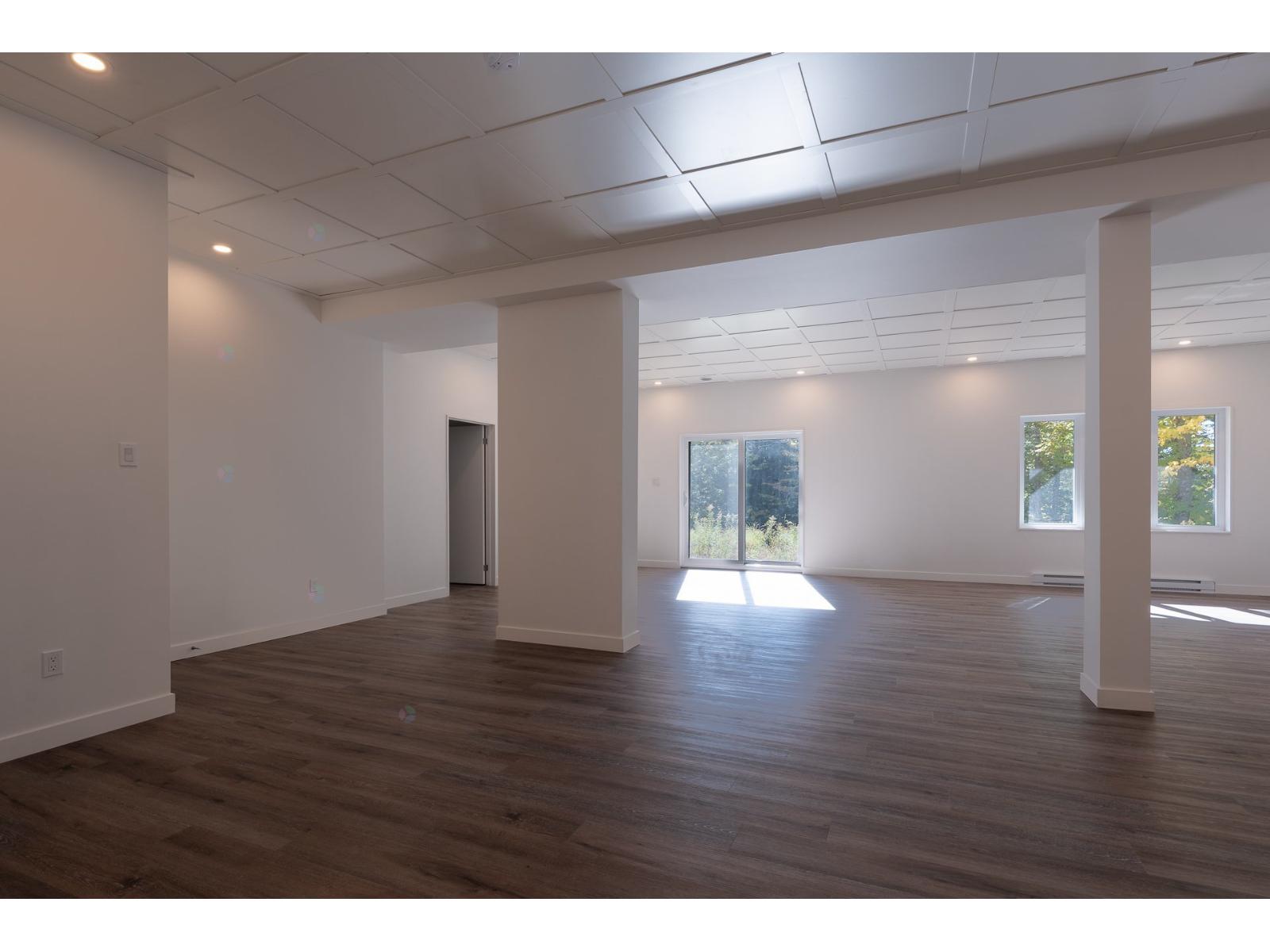 190 Ch. Du Versant Property Photo 38