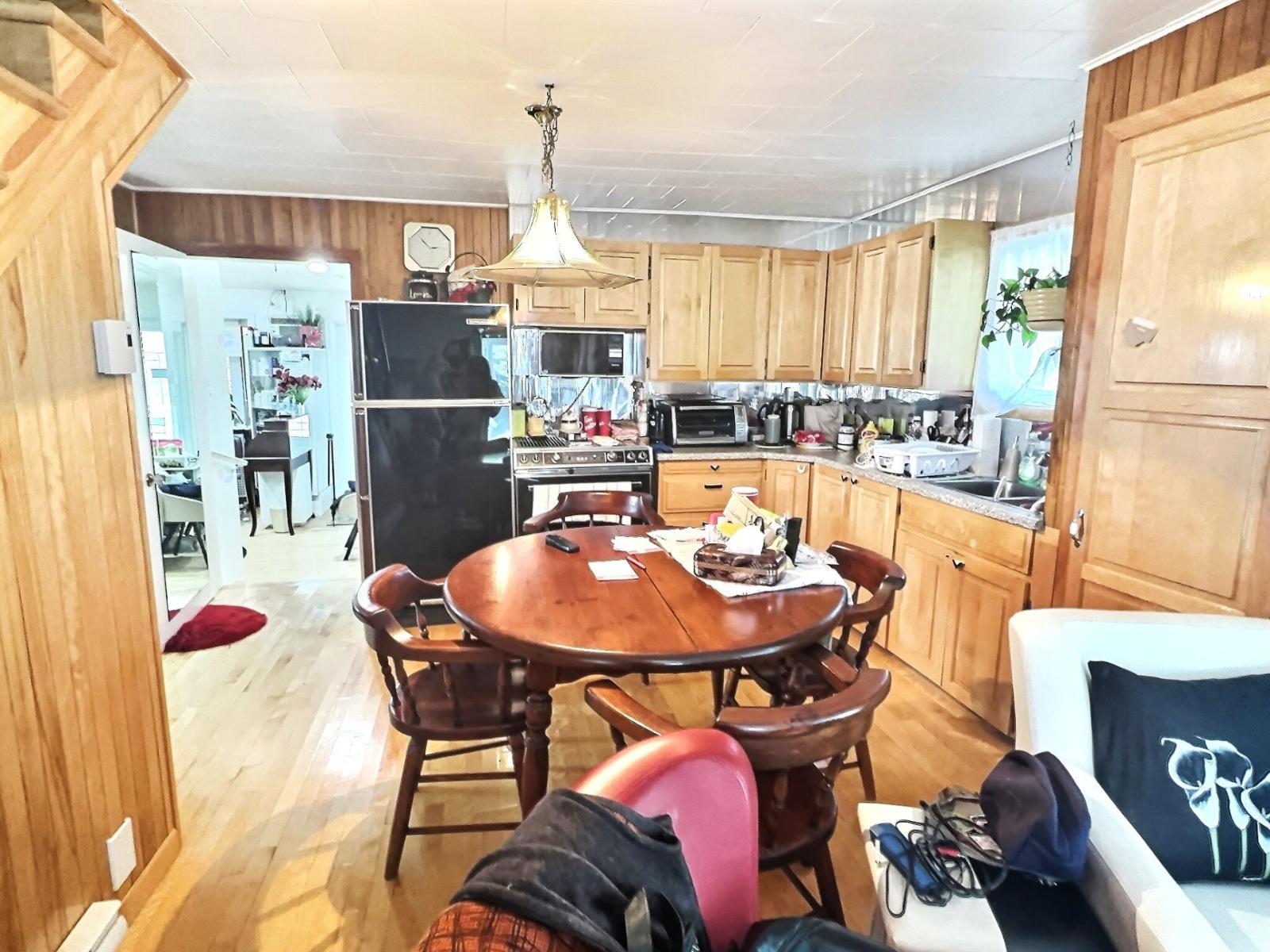 256 Av. D'amours Property Photo 12