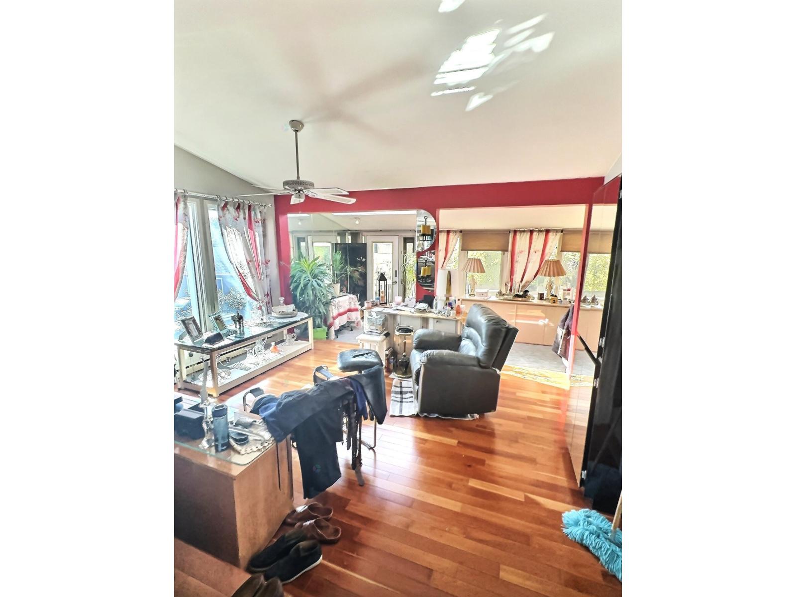 256 Av. D'amours Property Photo 16
