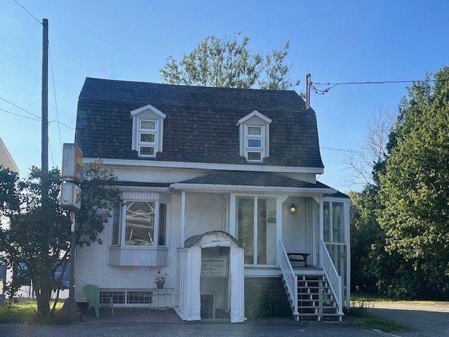 256 Av. D'amours Property Photo 25