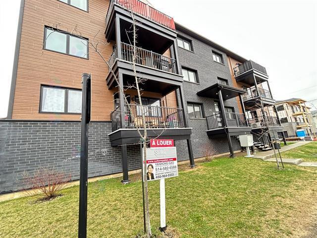 305-327 Rue Des Ormeaux, #321 Property Photo 1