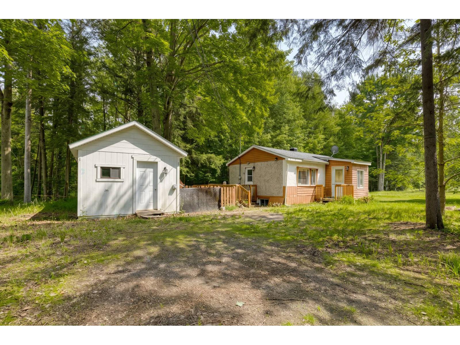 189 Ch. Montcalm Property Photo 1