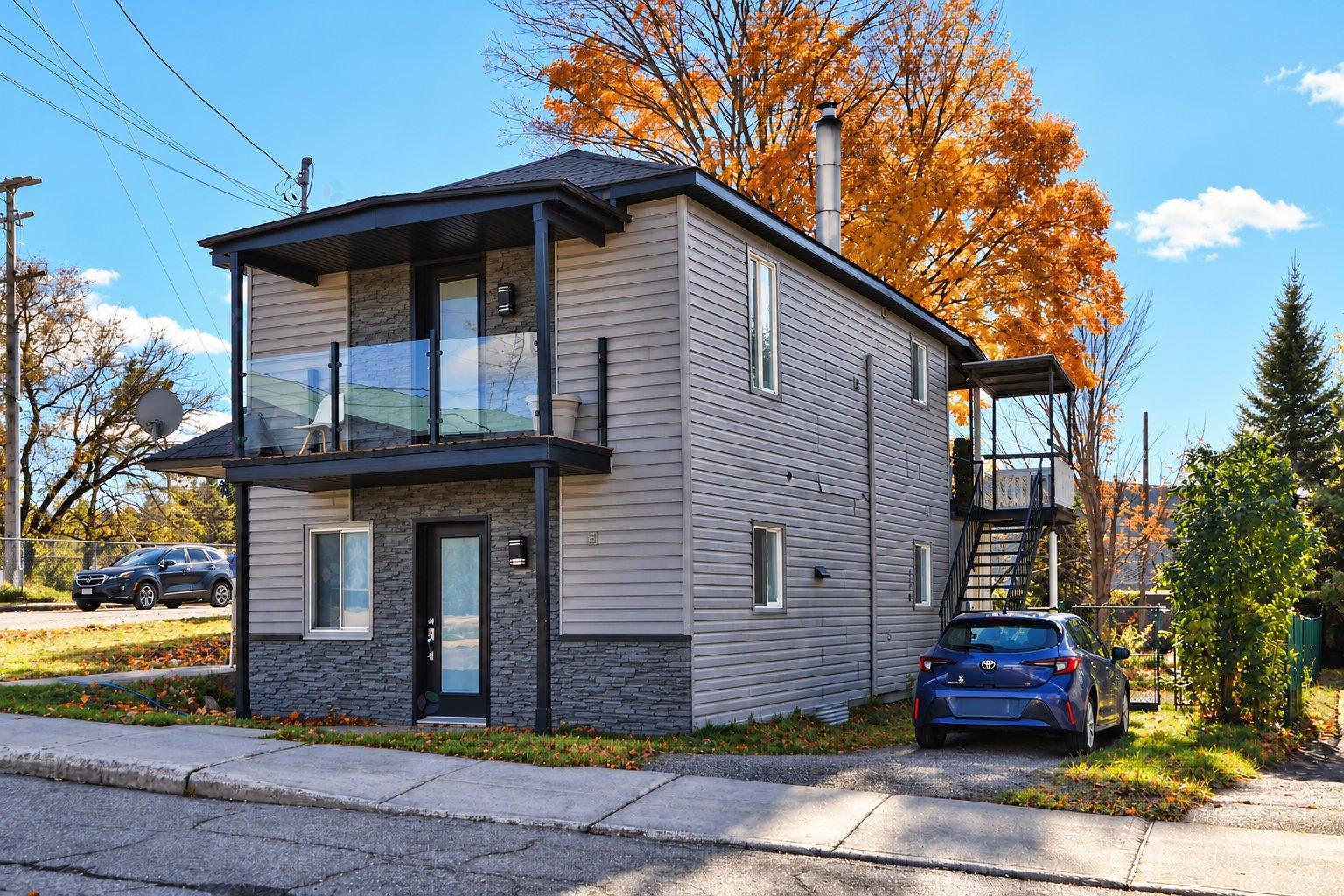 148-150 Rue Michaud Property Photo 1