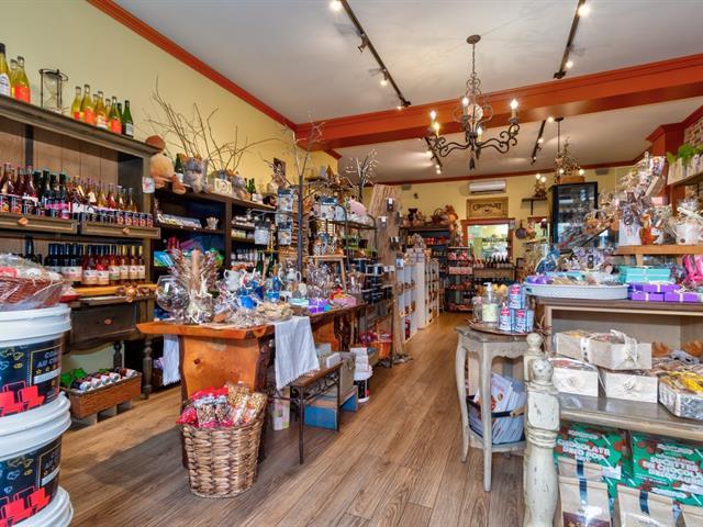 1849z Rue Des Cascades O. Property Photo 2