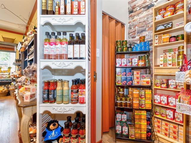 1849z Rue Des Cascades O. Property Photo 11