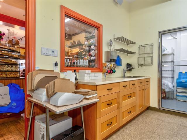 1849z Rue Des Cascades O. Property Photo 15