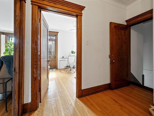 2513 Ch. De La Côte-ste-catherine Property Photo 6