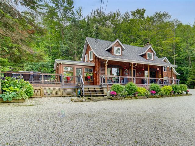910 Ch. Des Diligences Property Photo 1