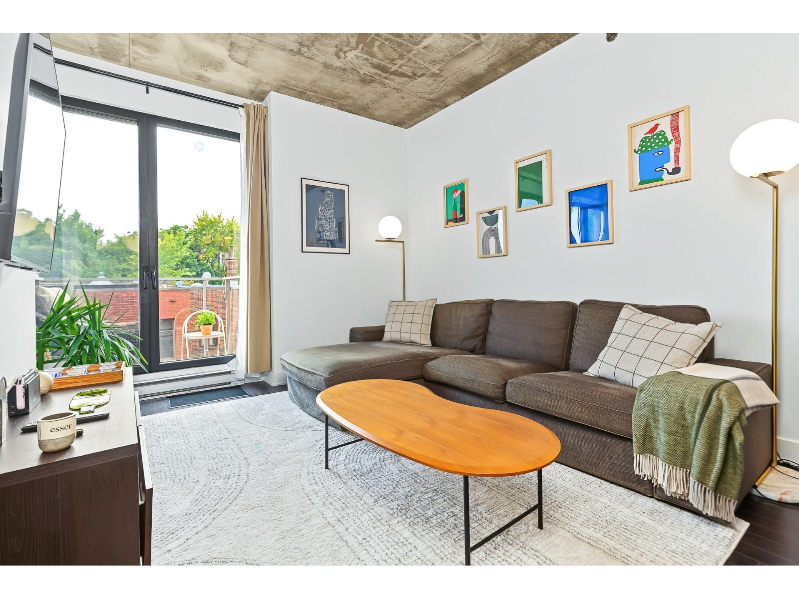 3810 Rue St-antoine O., #418 Property Photo 1