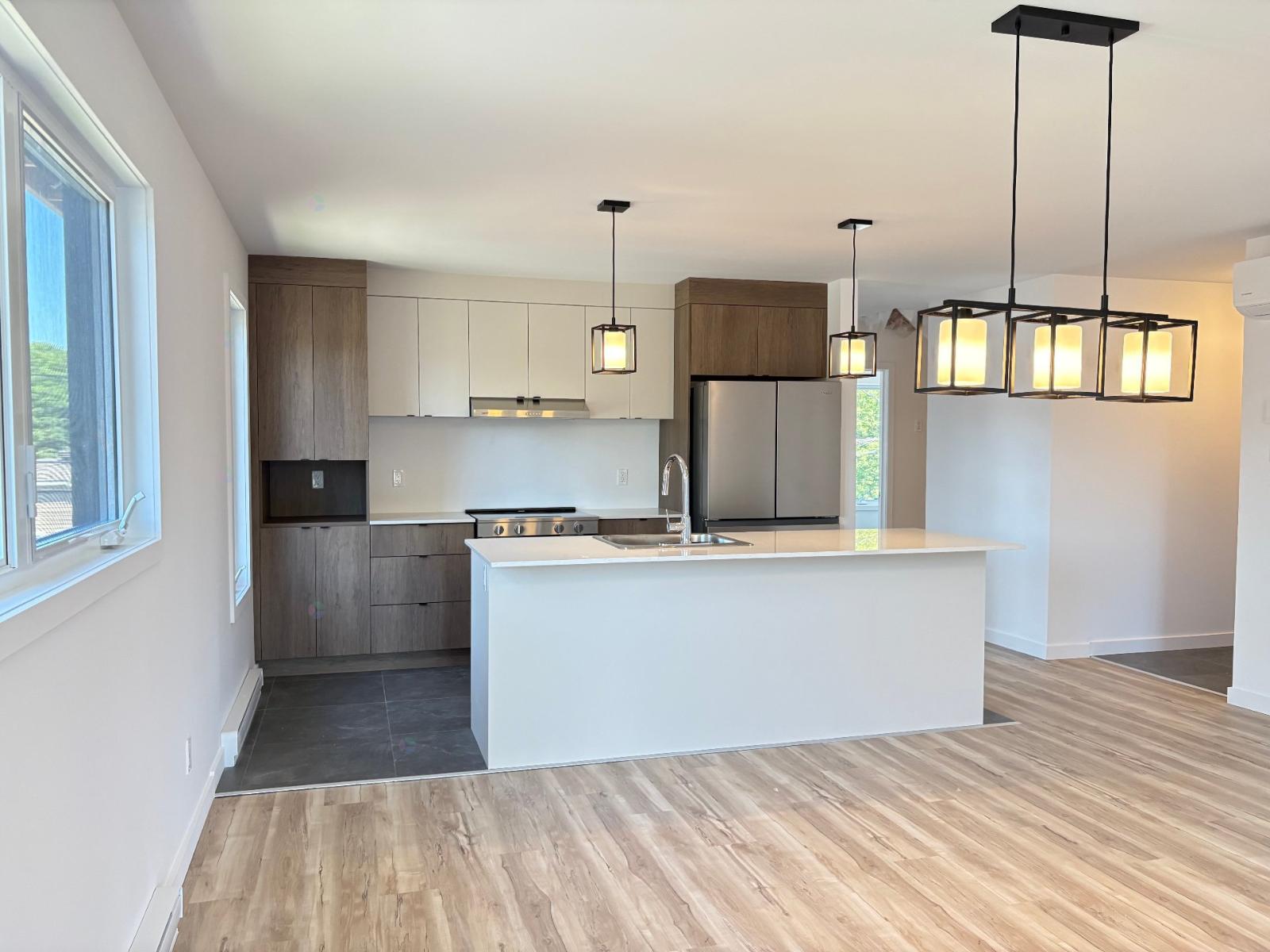 204 Rue Académie, #1 Property Photo 1