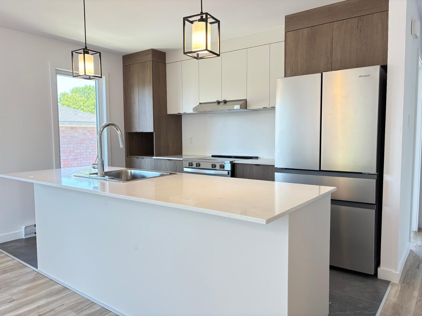 204 Rue Académie, #1 Property Photo 3