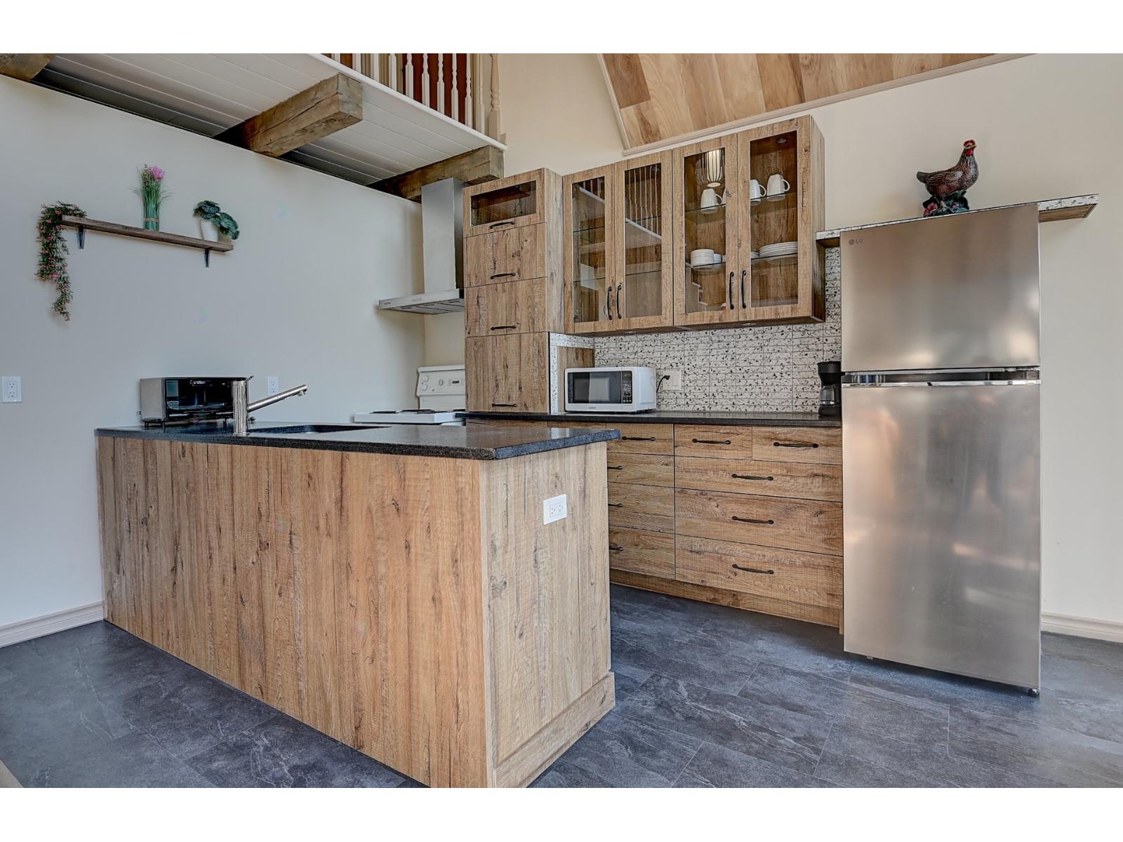 32 2e Avenue Beaudry Property Photo 4