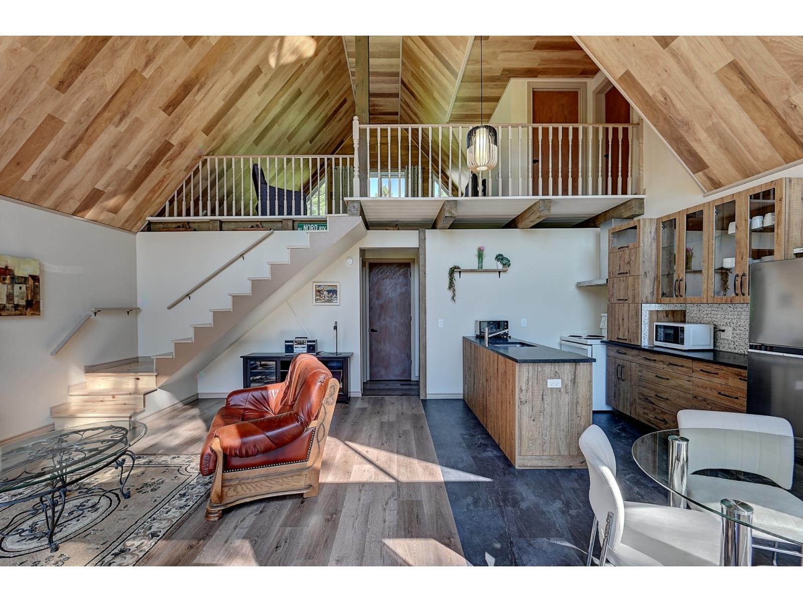 32 2e Avenue Beaudry Property Photo 7