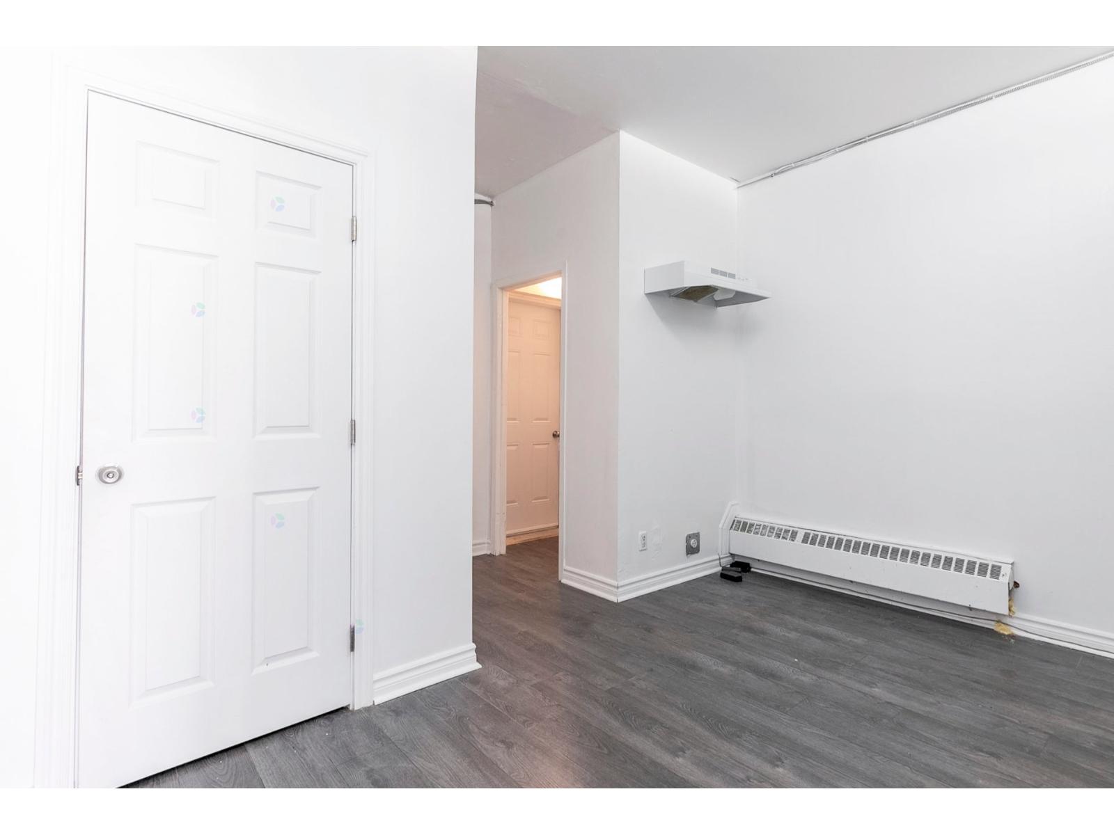 1513 Av. Dollard Property Photo 6