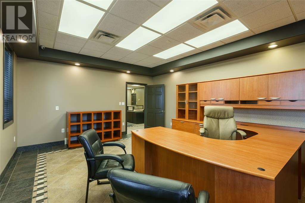 805 Upper Canada Drive Property Photo 8