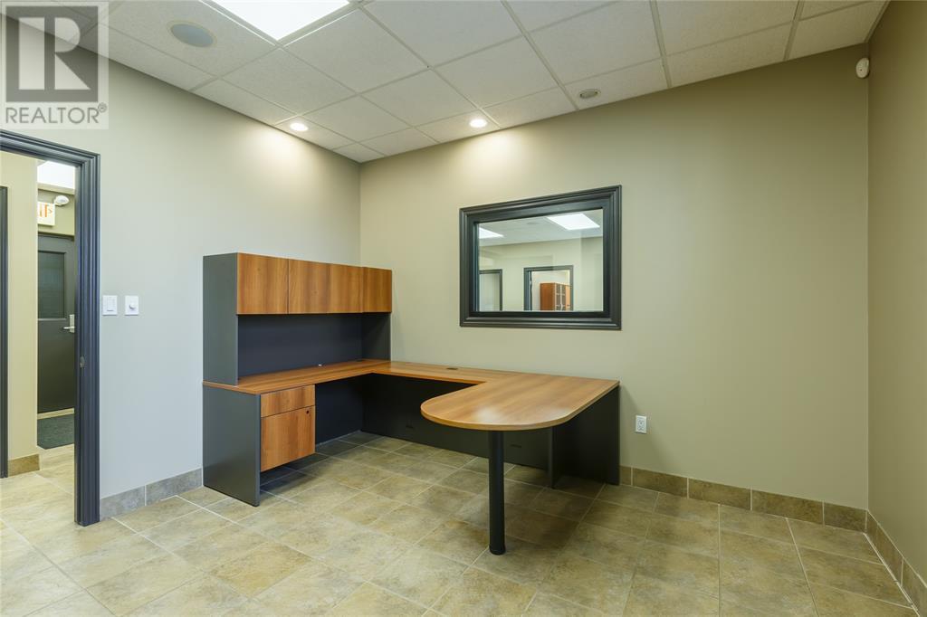 805 Upper Canada Drive Property Photo 9