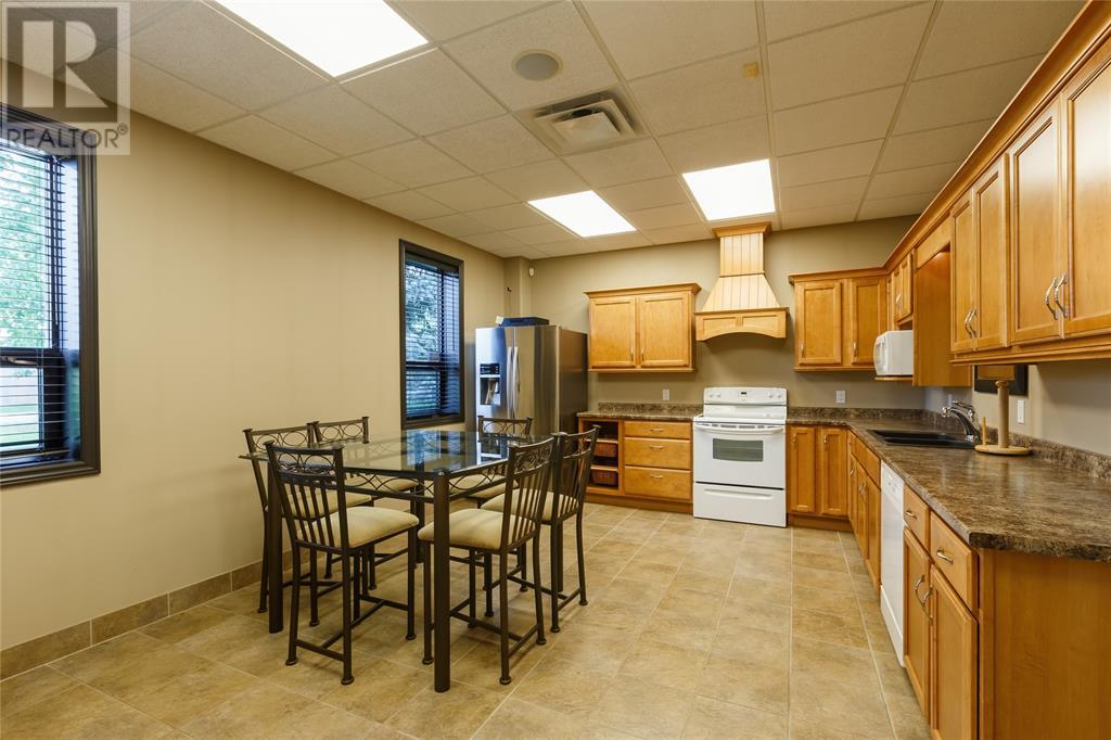 805 Upper Canada Drive Property Photo 10