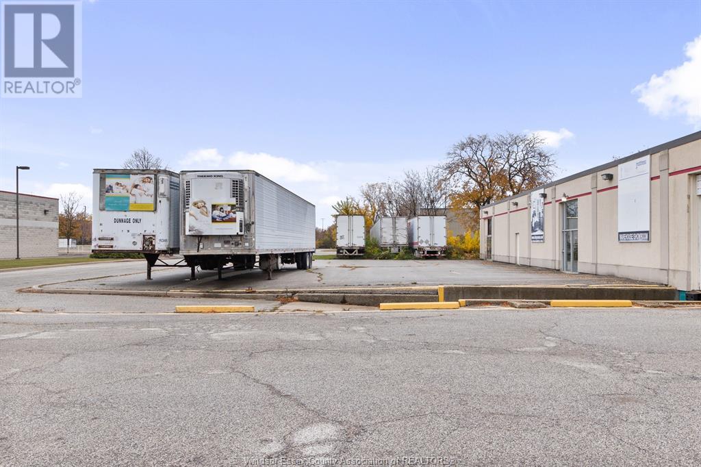 2570 Ouellette Avenue Property Photo 4
