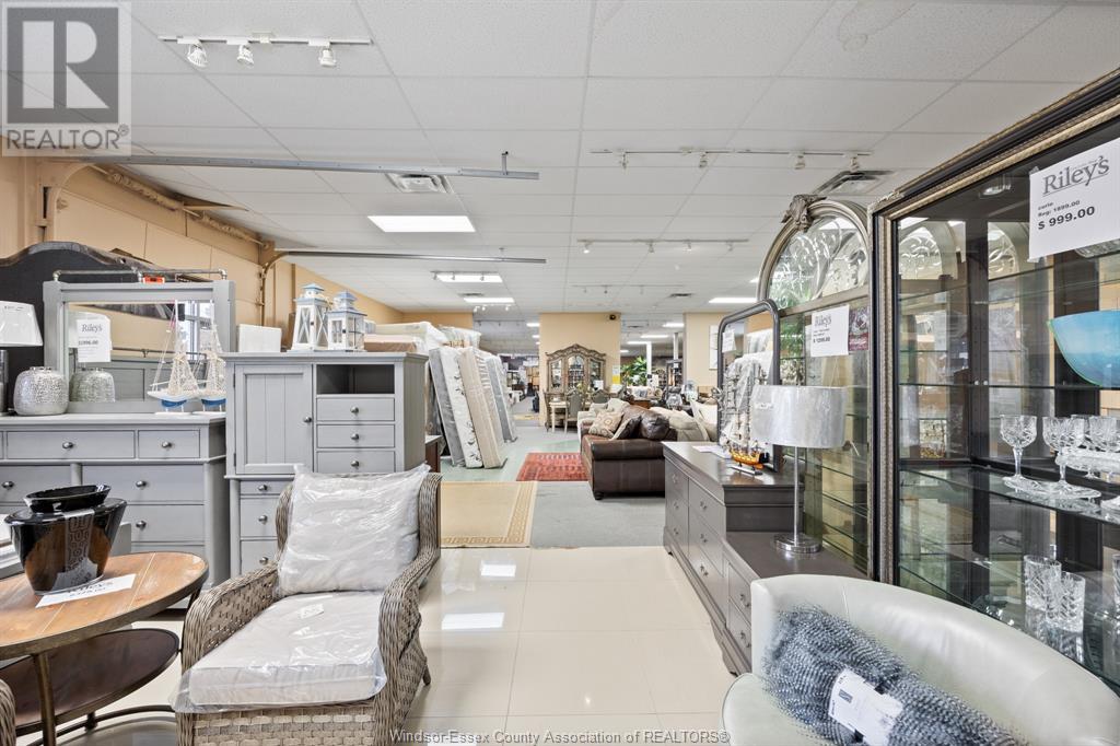 2570 Ouellette Avenue Property Photo 8