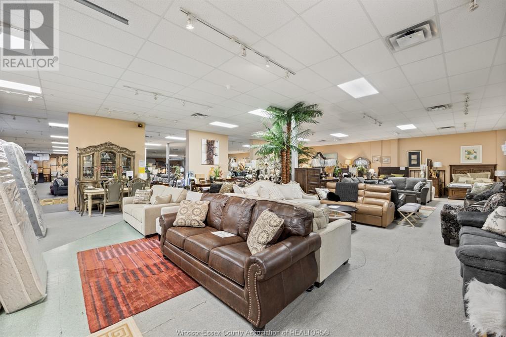 2570 Ouellette Avenue Property Photo 14