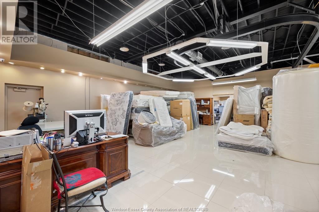 2570 Ouellette Avenue Property Photo 17
