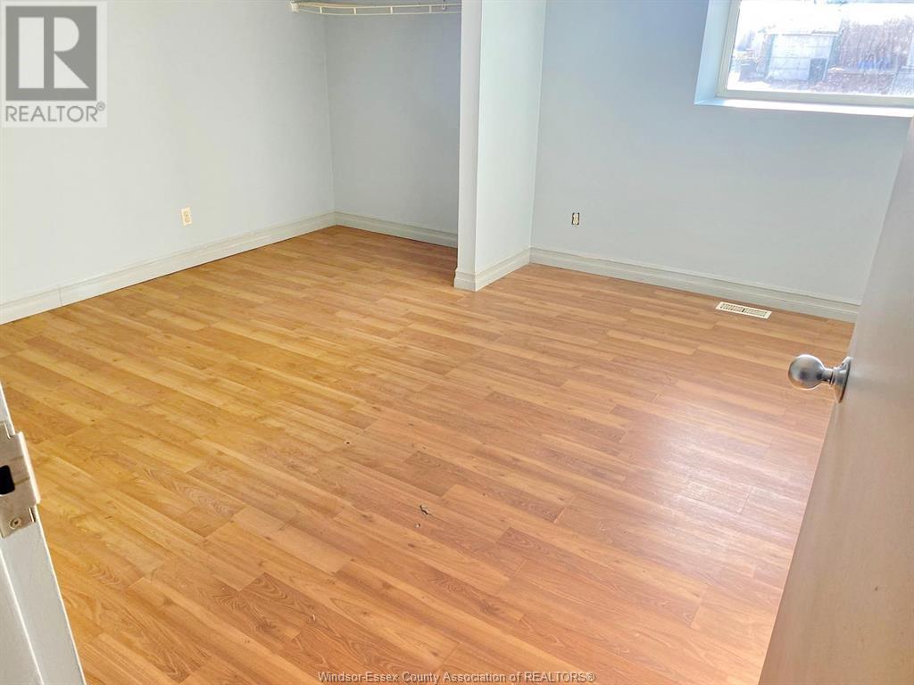 1570 Lillian Property Photo 5