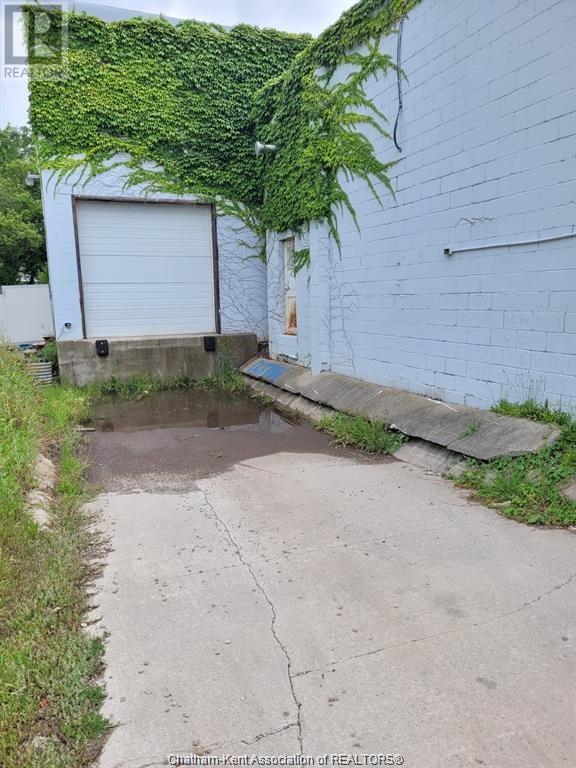281 Grand Avenue East Property Photo 6