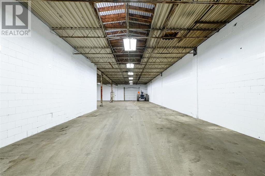 260 Centre Street Property Photo 8