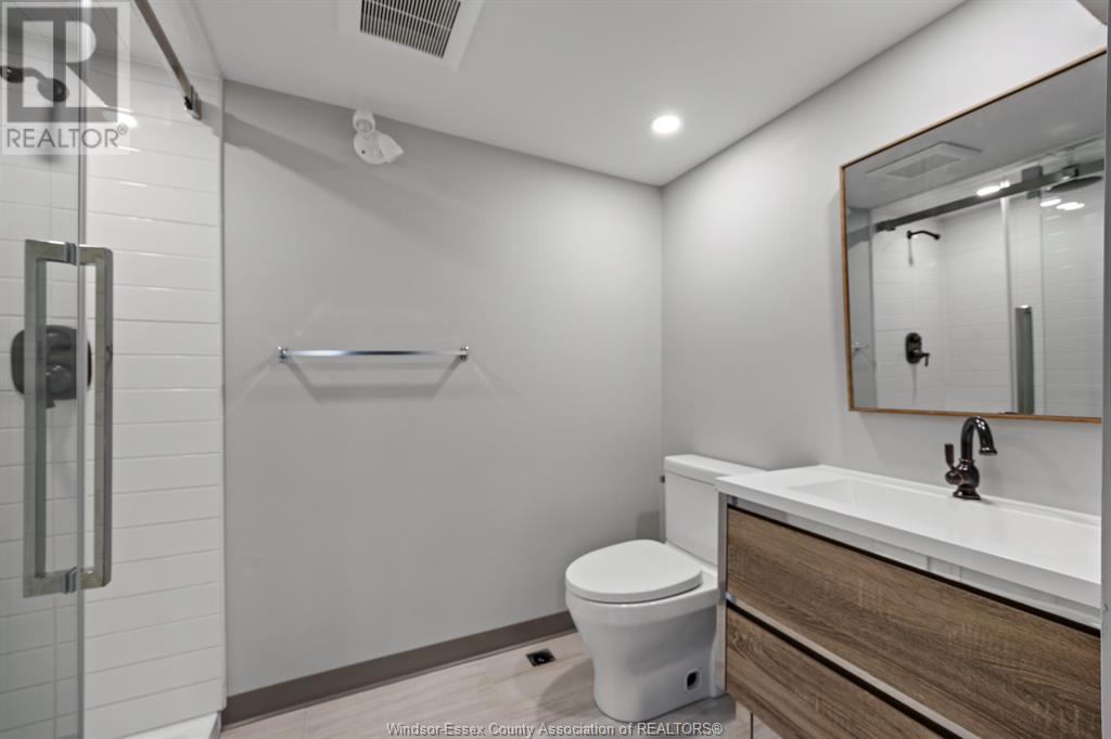 1035 Ouellette Avenue Property Photo 13