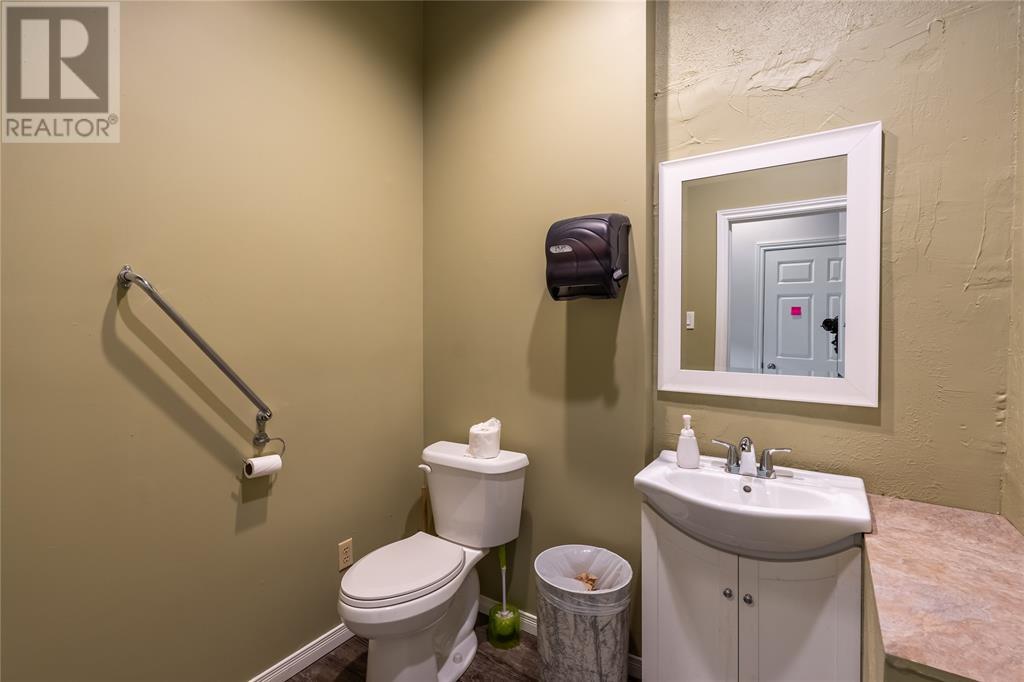4211 Petrolia Line Property Photo 11