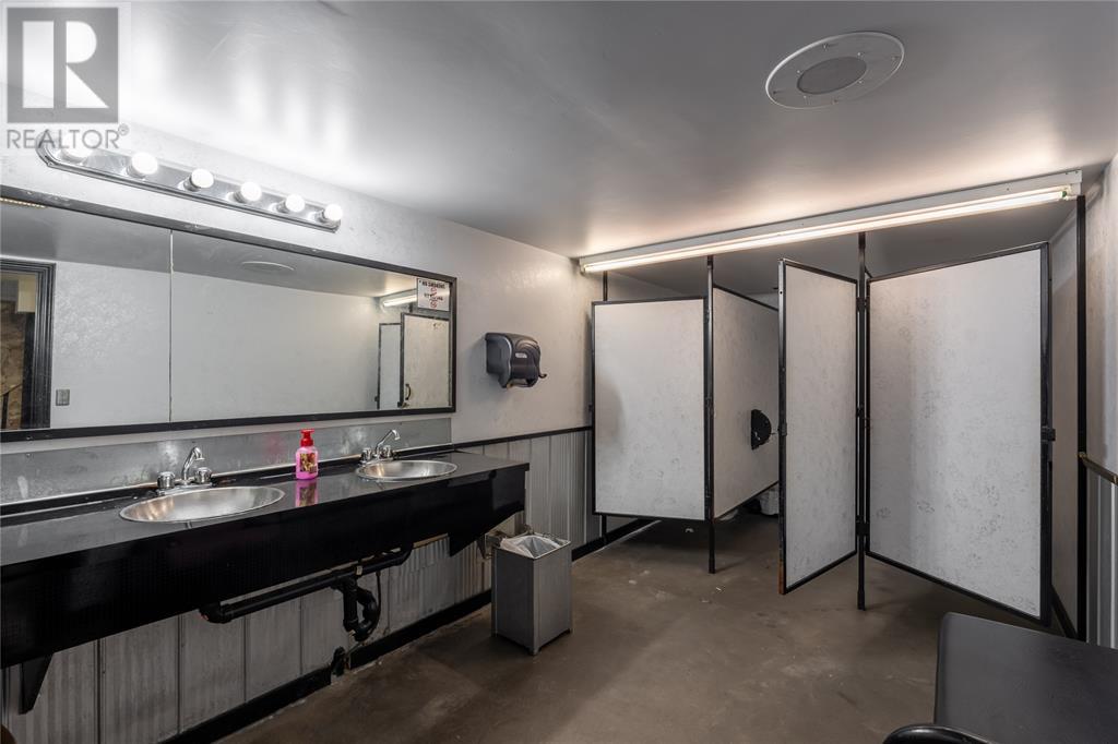 4211 Petrolia Line Property Photo 21