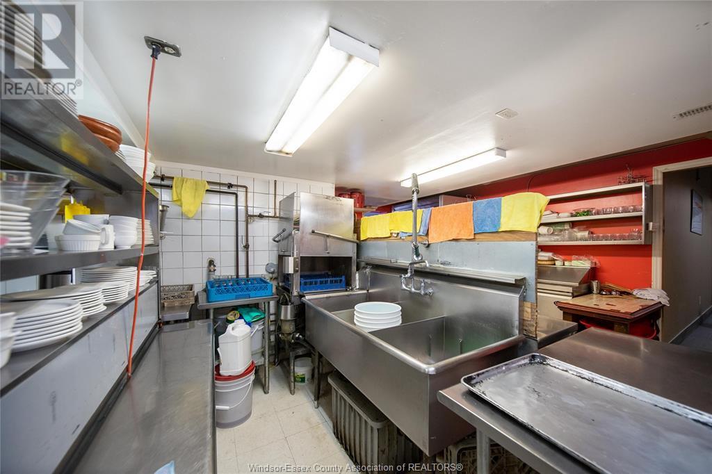 325 Ouellette Avenue Property Photo 22