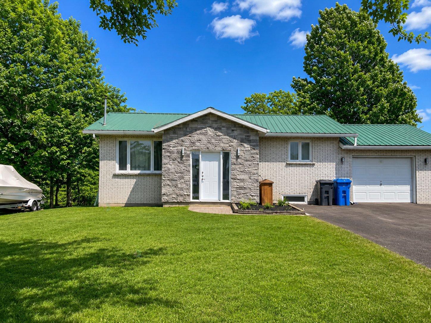 1537 Rue St-jean-baptiste Property Photo 1