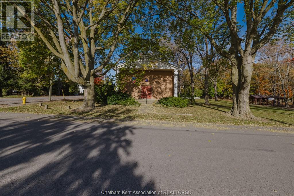 31 York Street West Property Photo 3