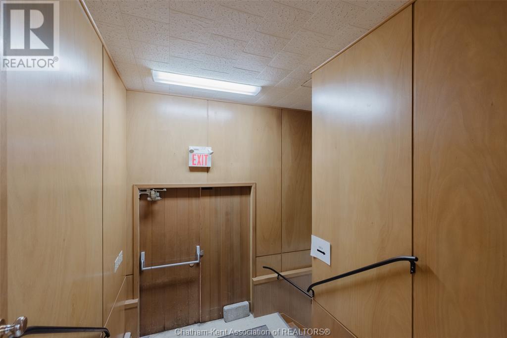 31 York Street West Property Photo 17