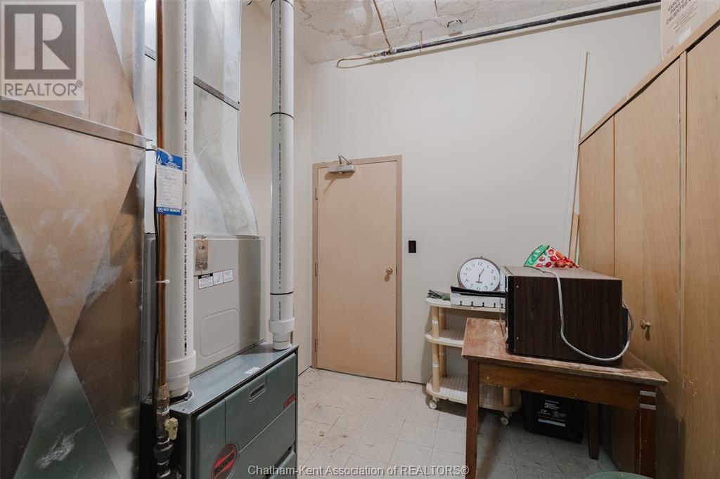 31 York Street West Property Photo 24