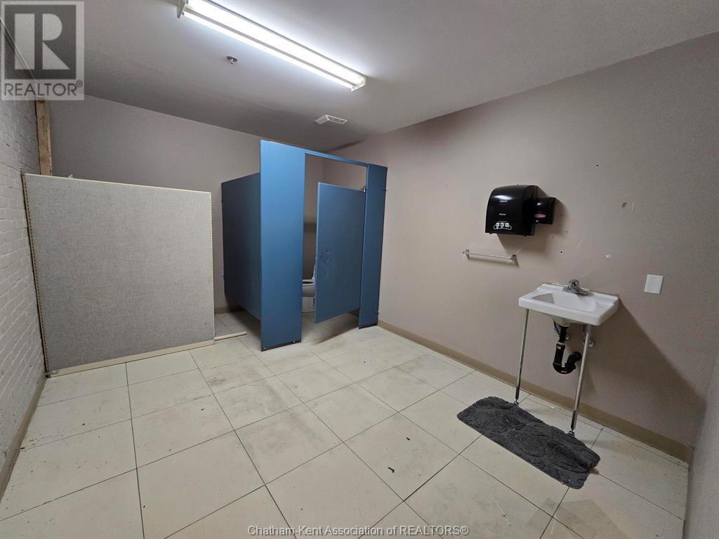 750 Richmond Street Property Photo 8